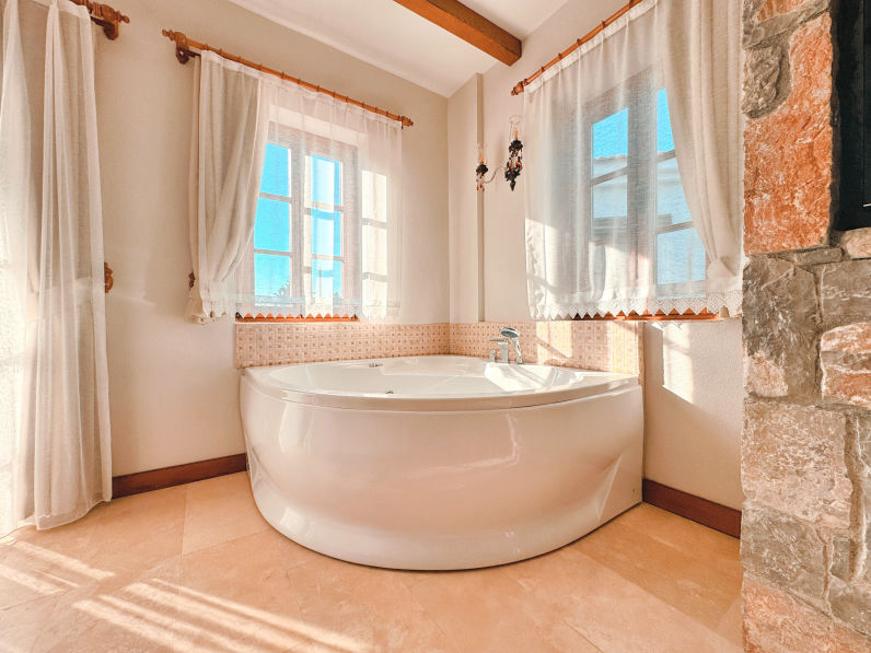 Deluxe Oda - Jakuzili